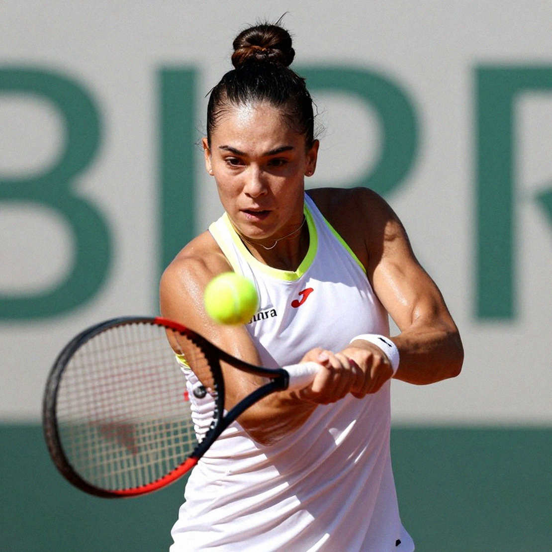 Không thể tạo bài viết thể thao dựa trên phân tích cung cấp