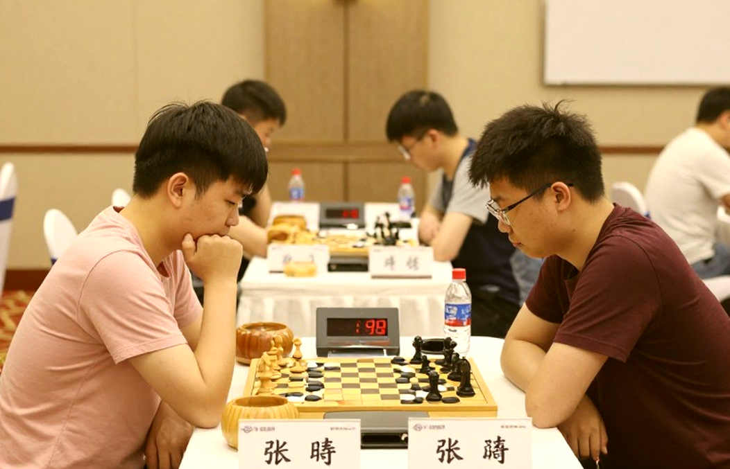 Trước 1.d4 d5: Khi Trắng trốn lý thuyết, Đen phải học một thứ khó hơn